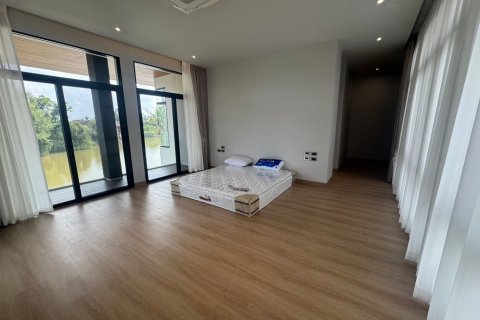 Дом в Сураттхани, Таиланд с 5 спальнями  № 158429 - фото 12