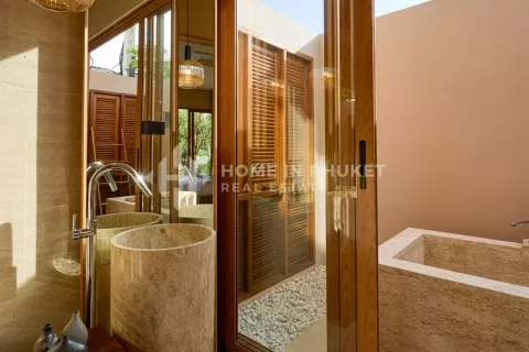 House in Phuket, Thailand 4 bedrooms № 135378 - photo 23