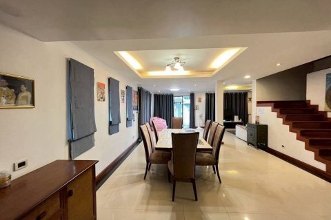 Villa in Pattaya, Thailand 3 bedrooms № 146262 - photo 9