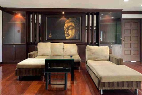 Condo in Phaya Thai, Bangkok, Thailand, 4 bedrooms № 184100 - photo 8