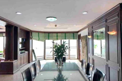 Condo in Phaya Thai, Bangkok, Thailand, 4 bedrooms № 184100 - photo 3