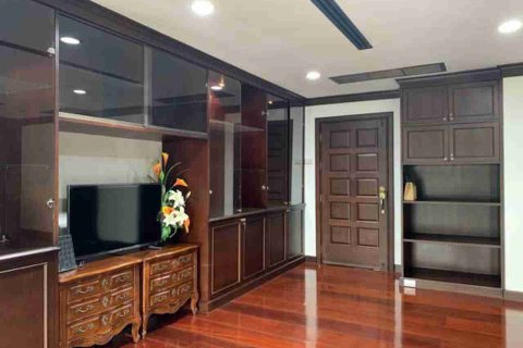 Condo in Phaya Thai, Bangkok, Thailand, 4 bedrooms № 184100 - photo 7