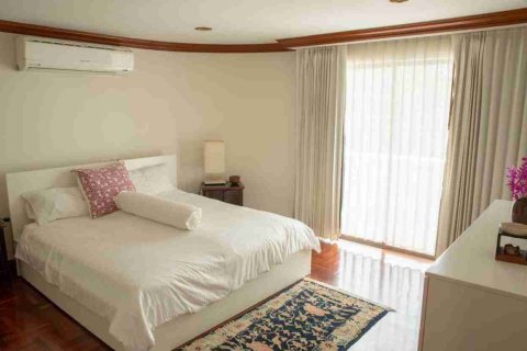 Condo in Bangkok, Thailand, 3 bedrooms № 184097 - photo 5