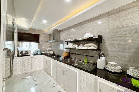 Вилла в Чиангмае, Таиланд с 6 спальнями  № 162657 - фото 7