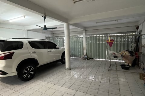 Townhouse in Bang Sue, Bangkok, Thailand 4 bedrooms № 151903 - photo 3