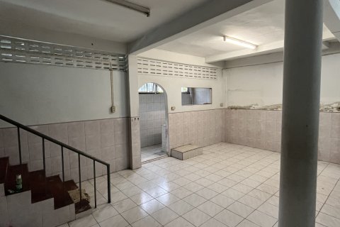 Townhouse in Bang Sue, Bangkok, Thailand 4 bedrooms № 151903 - photo 4