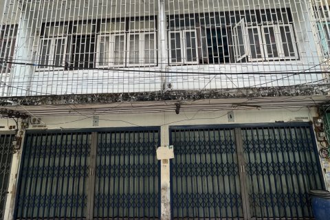 Townhouse in Bang Sue, Bangkok, Thailand 4 bedrooms № 151903 - photo 1