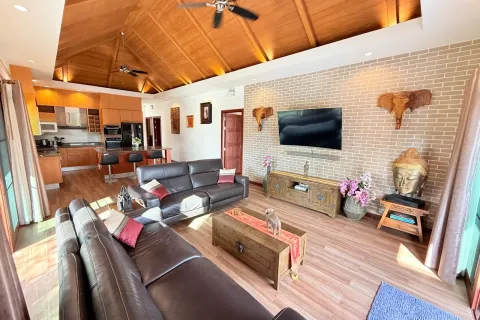 Villa in Hua Hin, Thailand 4 bedrooms № 151899 - photo 17
