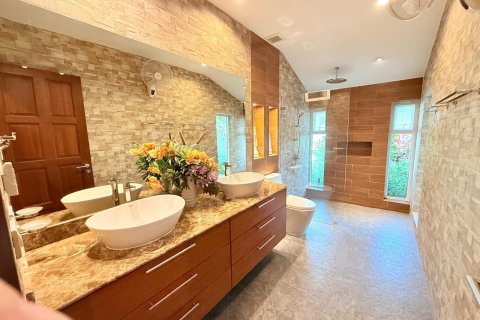 Villa in Hua Hin, Thailand 4 bedrooms № 151899 - photo 26