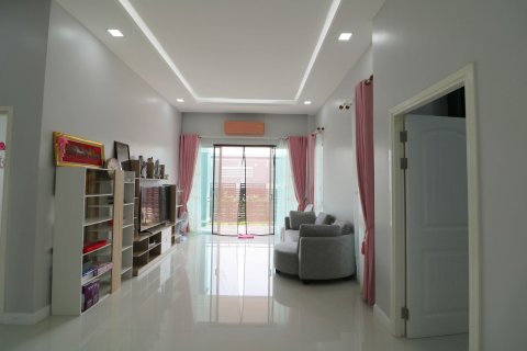 House in Udon Thani, Thailand 3 bedrooms № 151901 - photo 9