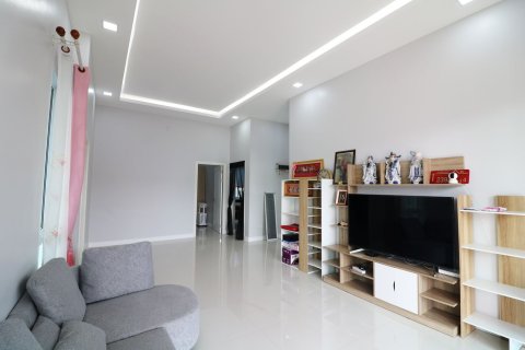 House in Udon Thani, Thailand 3 bedrooms № 151901 - photo 6