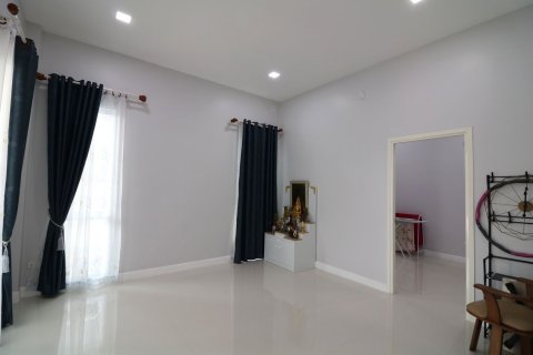 House in Udon Thani, Thailand 3 bedrooms № 151901 - photo 10