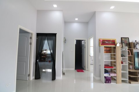 House in Udon Thani, Thailand 3 bedrooms № 151901 - photo 20