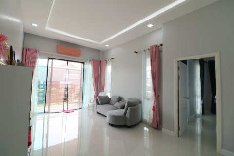 House in Udon Thani, Thailand 3 bedrooms № 151901 - photo 8
