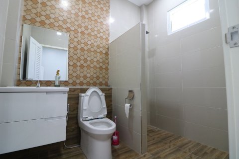 House in Udon Thani, Thailand 3 bedrooms № 151901 - photo 14