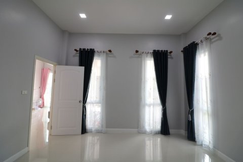 House in Udon Thani, Thailand 3 bedrooms № 151901 - photo 12