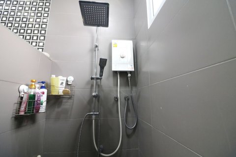 House in Udon Thani, Thailand 3 bedrooms № 151901 - photo 25