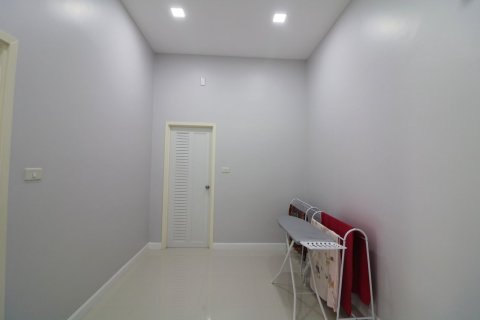 House in Udon Thani, Thailand 3 bedrooms № 151901 - photo 13