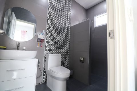 House in Udon Thani, Thailand 3 bedrooms № 151901 - photo 24