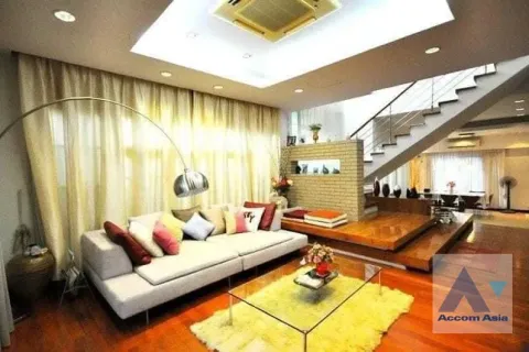 Haus in Dusit, Bangkok, Thailand 4 Schlafzimmer № 217095 - Foto 2