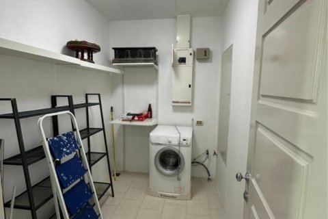 Condo in Watthana, Bangkok, Thailand, 3 bedrooms  № 159619 - photo 20