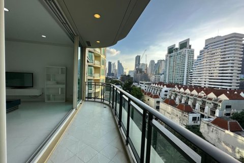 Condo in Watthana, Bangkok, Thailand, 3 bedrooms  № 159619 - photo 9