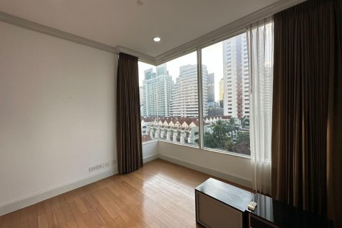 Condo in Watthana, Bangkok, Thailand, 3 bedrooms  № 159619 - photo 16