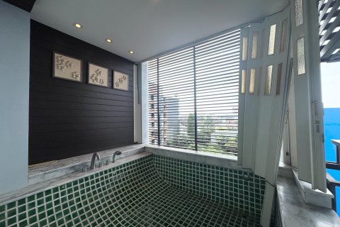 Studio dans le Condo à Khlong Toei, Bangkok, Thaïlande № 159616 - photo 11