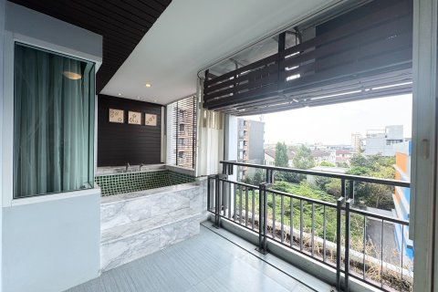 Studio dans le Condo à Khlong Toei, Bangkok, Thaïlande № 159616 - photo 10