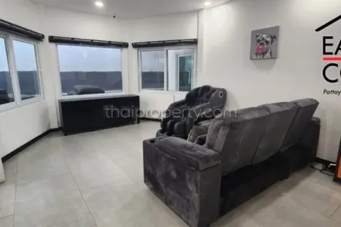 Casa de 3 dormitorios en Pattaya, Tailandia № 213467 - foto 2