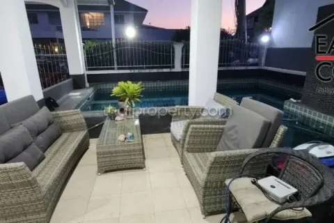 Casa de 3 dormitorios en Pattaya, Tailandia № 213467 - foto 15