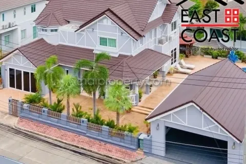 Casa de 5 dormitorios en Pattaya, Tailandia № 213471 - foto 2
