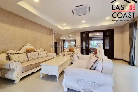 Casa de 5 dormitorios en Pattaya, Tailandia № 213471 - foto 4