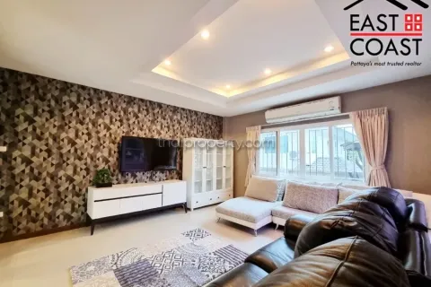 Casa de 5 dormitorios en Pattaya, Tailandia № 213471 - foto 8