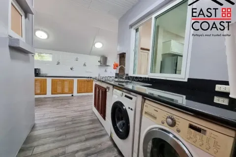 Casa de 5 dormitorios en Pattaya, Tailandia № 213471 - foto 18