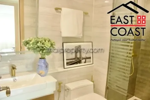 Condominio de 2 dormitorios en Jomtien Beach, Pattaya, Tailandia № 213472 - foto 15