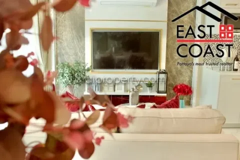 Condominio de 2 dormitorios en Jomtien Beach, Pattaya, Tailandia № 213472 - foto 2