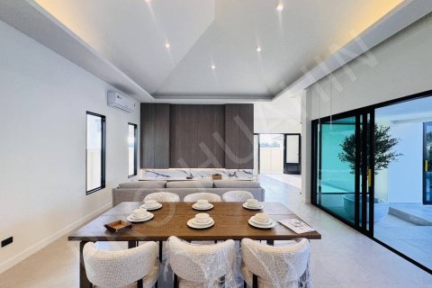 Вилла в Хуа Хине, Таиланд с 3 спальнями  № 194783 - фото 10