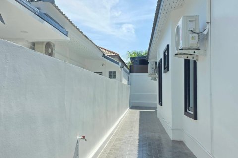 House in Pattaya, Thailand 3 bedrooms № 164114 - photo 19