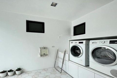 Дом в Кхлонг Сане, Бангкок, Таиланд с 6 спальнями  № 167682 - фото 18