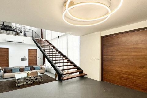 Дом в Кхлонг Сане, Бангкок, Таиланд с 6 спальнями  № 167682 - фото 15