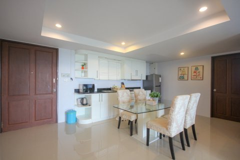 Condo in Hua Hin, Thailand, 2 bedrooms  № 168508 - photo 4