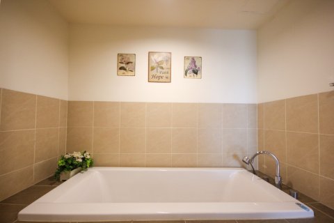 Condo in Hua Hin, Thailand, 2 bedrooms  № 168508 - photo 14