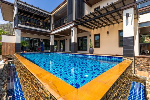 Villa in Hua Hin, Thailand 5 bedrooms № 168509 - photo 17