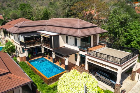 Villa in Hua Hin, Thailand 5 bedrooms № 168509