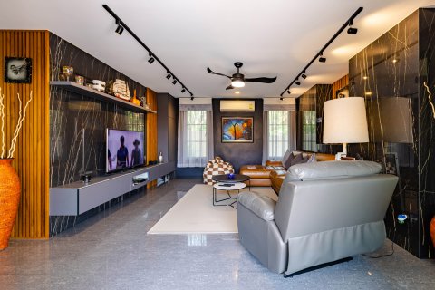 Villa in Hua Hin, Thailand 5 bedrooms № 168509 - photo 30