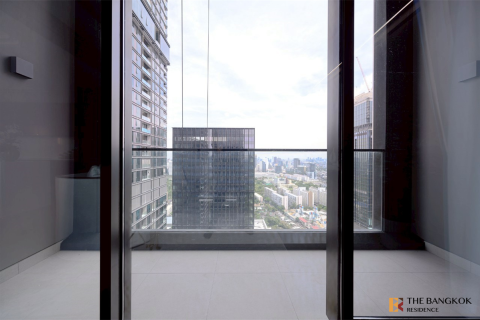 Condo in Bangkok, Thailand, 2 bedrooms № 234035 - photo 2