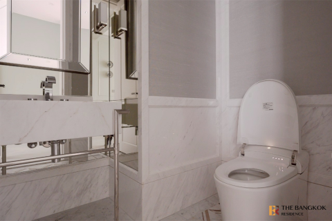 Condo in Bangkok, Thailand, 2 bedrooms № 234035 - photo 3
