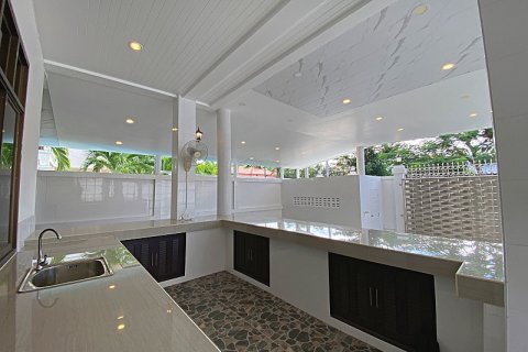 House in Hua Hin, Thailand 3 bedrooms № 168104 - photo 6