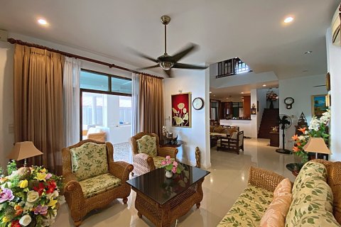 House in Hua Hin, Thailand 3 bedrooms № 168104 - photo 11